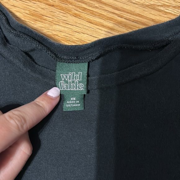 Target Crop Top - Picture 2 of 3